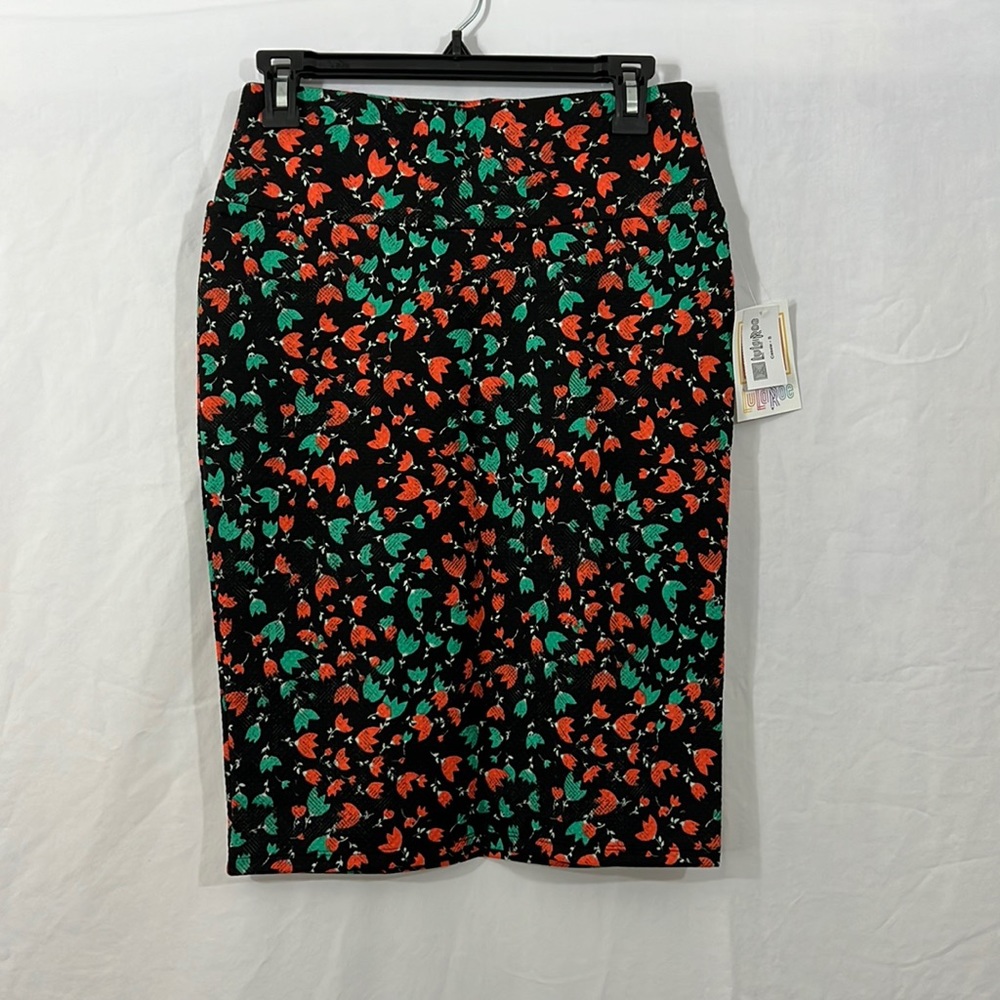 Brand new LulaRoe Cassie skirt size S